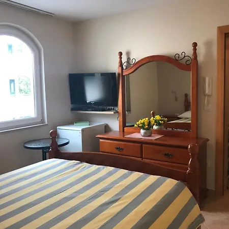 Charmy For Two Next To The * Makarska