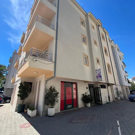 Charmy For Two Next To The Apartman *